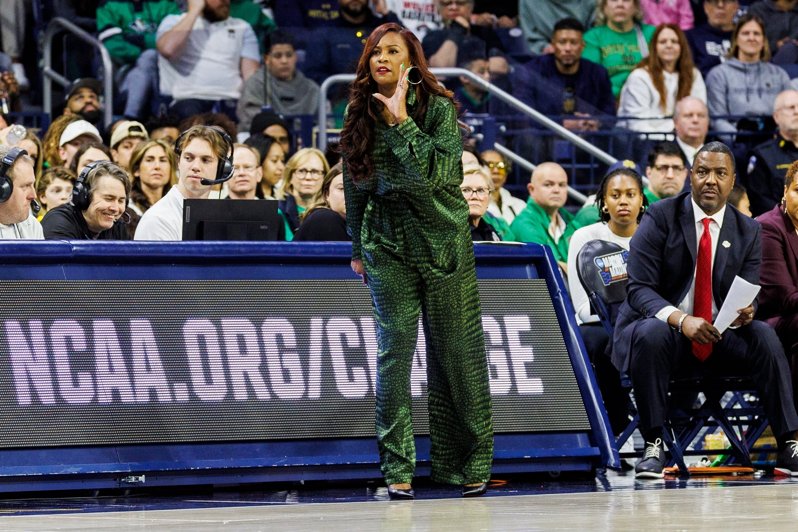 black female coach that dresses up Black female coaches display flair for fashion on the sidelines